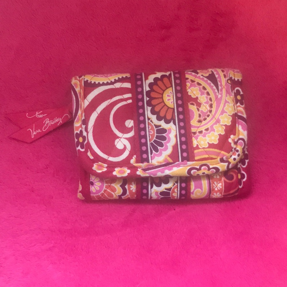❌SOLD❌ Adorable Vera Bradley wallet